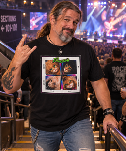 Pawson Look What the Cat Dragged In - Adult T-Shirt